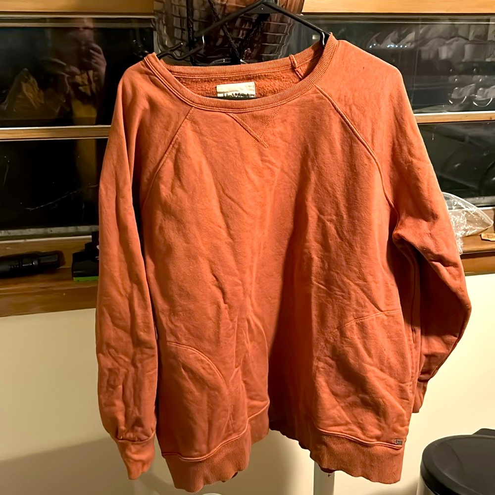 Upwest xl sweatshirt with pockets